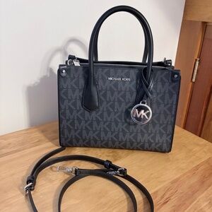 New Michael Kors Small Purse/ Crossbody